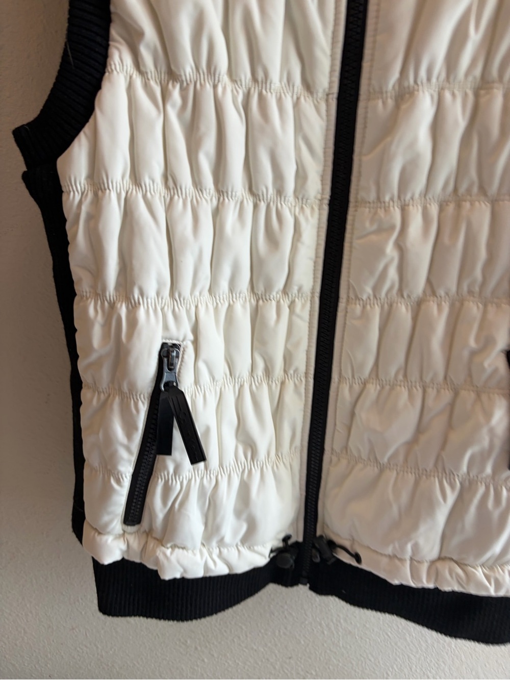 Calvin Klein Black & White Puffer Performance Vest - Picture 4 of 7